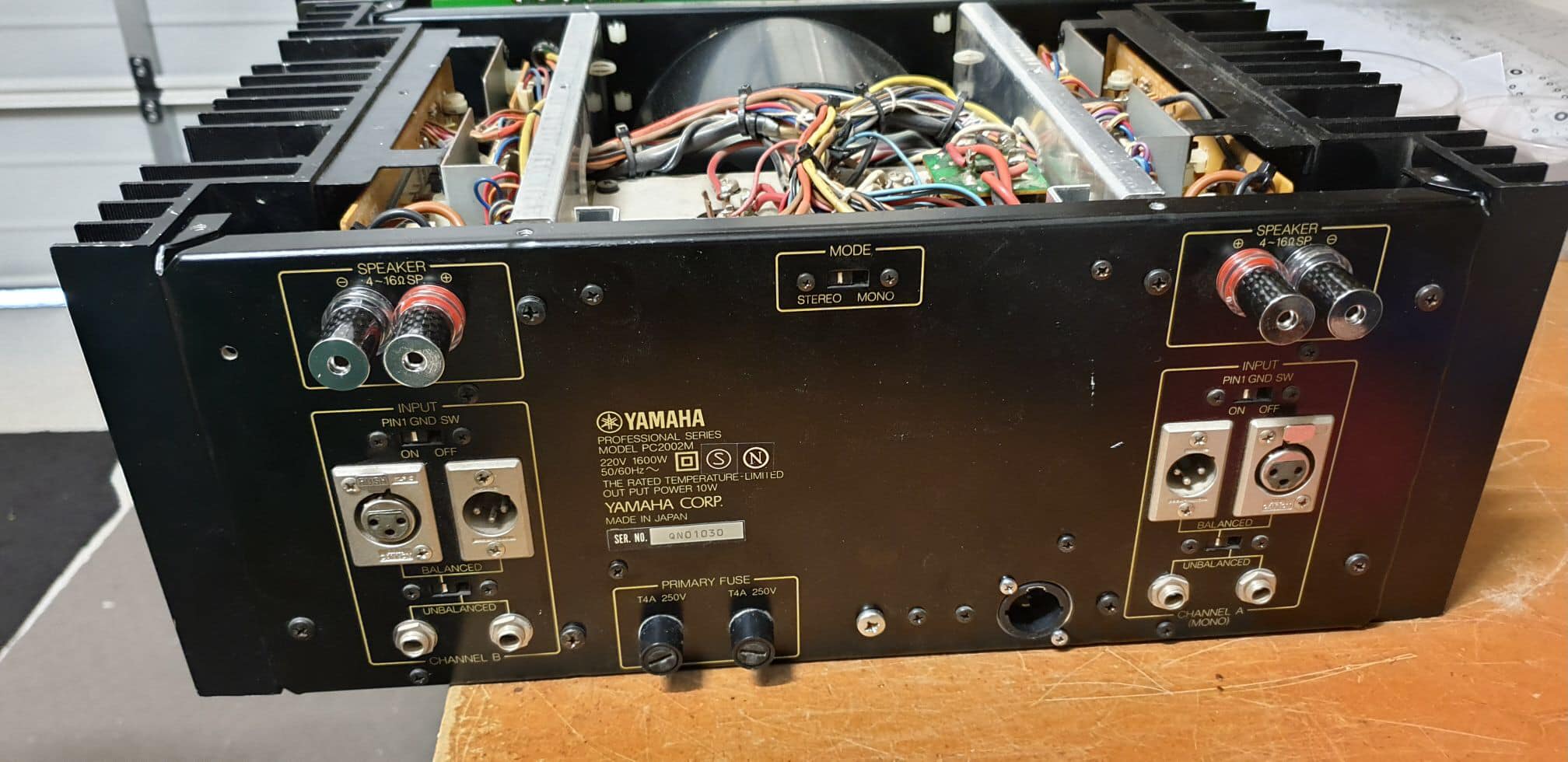 Yamaha PC-2002M Professional Power Amplifier