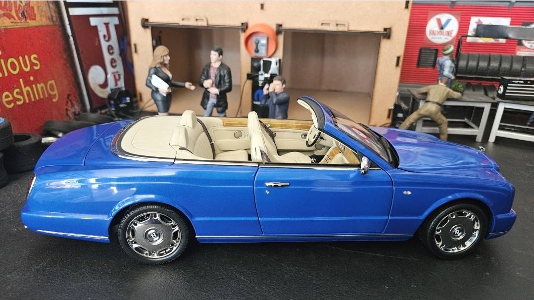 Bentley Azure Minichamps