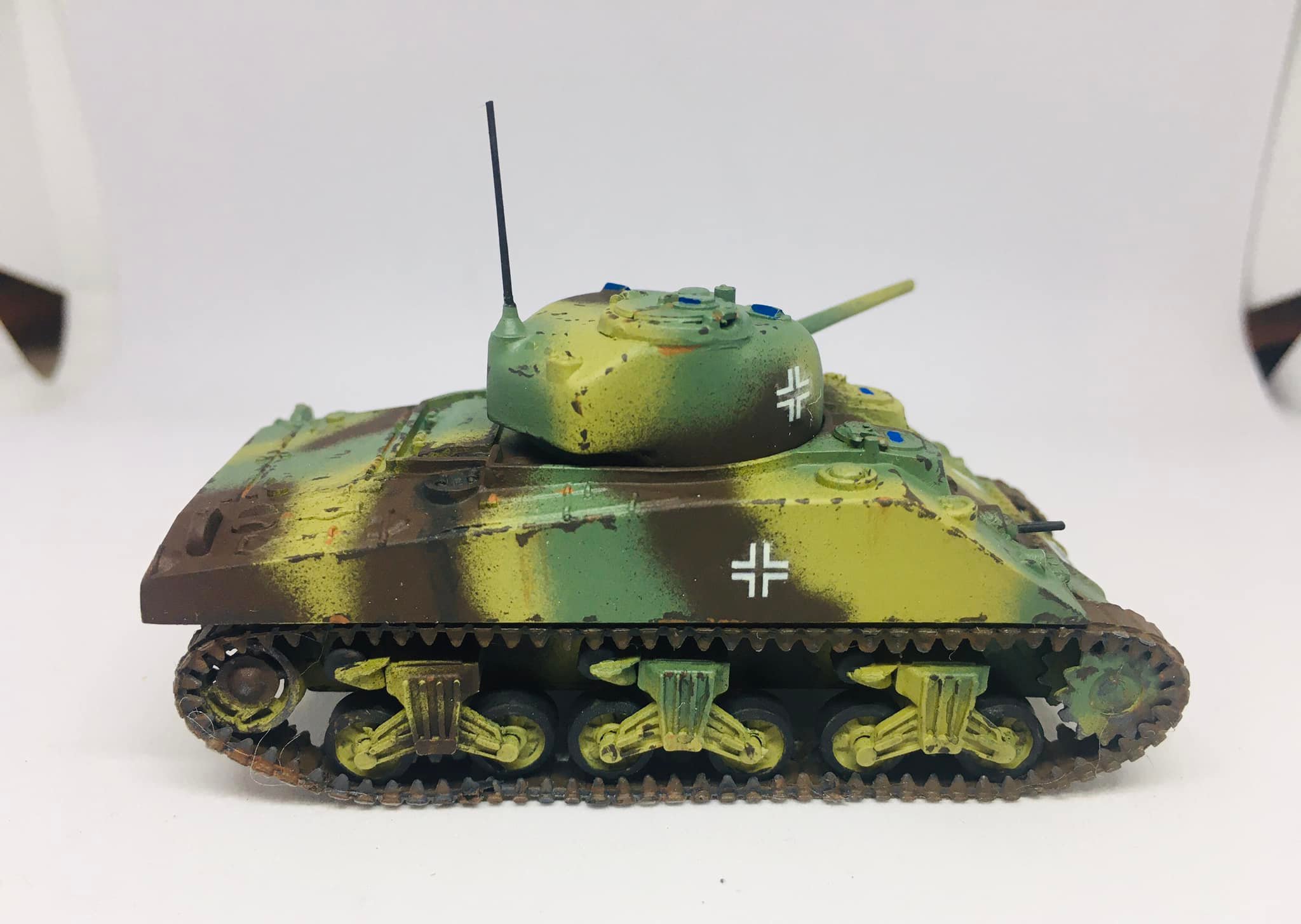 Redog UK 1:72 British Desert M4 Sherman Tank – Military Scale Model With Stowage