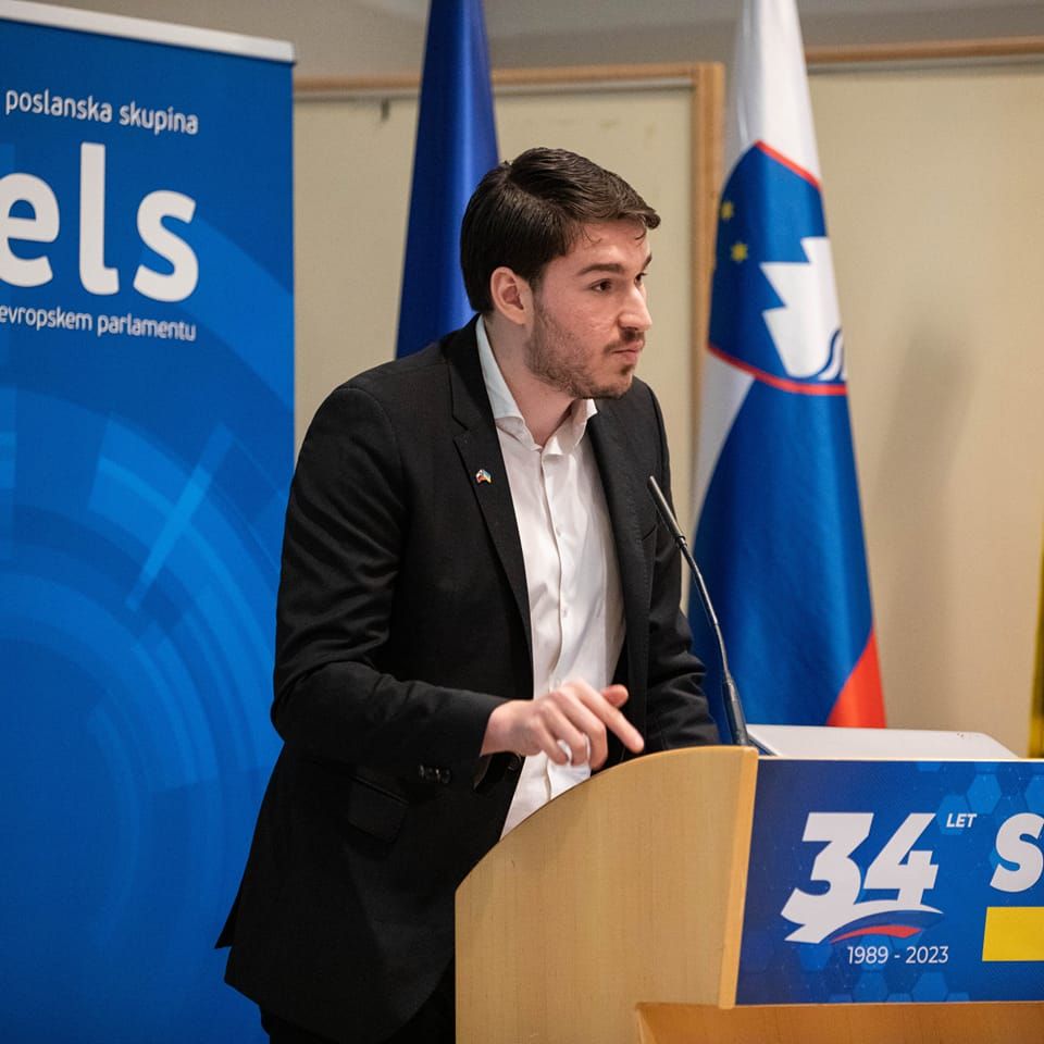 🤩 PREDPRODAJA VSTOPNIC! BIJELO DUGME V STOŽICAH / 21. FEBRUAR 2026 ...
