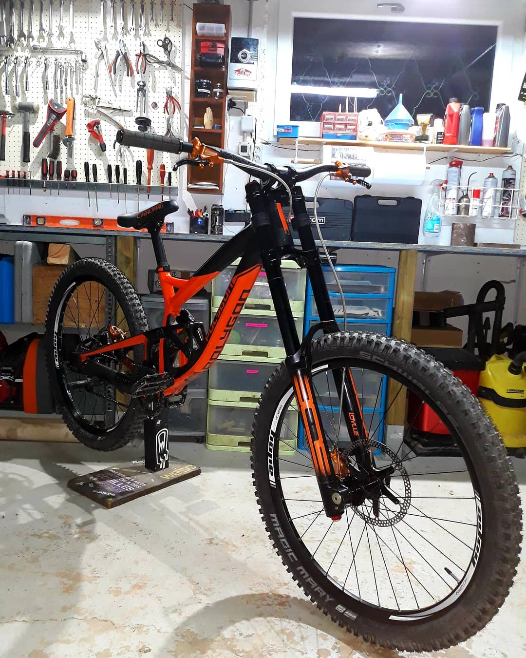 FBF The awesome Nicolas Vouilloz on the V-Process. What year