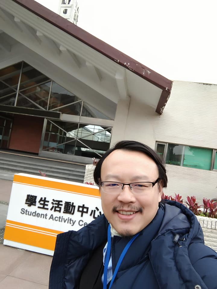 四號阿丁的喃喃自語 - 校園講座開跑，早上、下午各一場，分別談 及