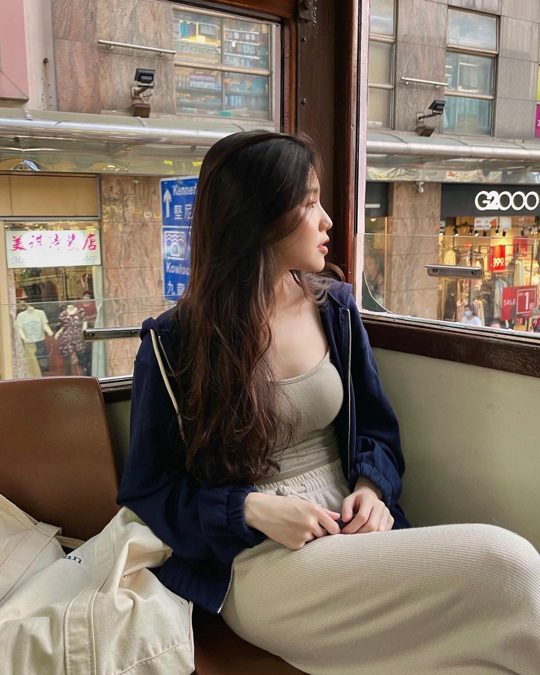 HK靚女多 - HK靚女多 added a new photo.