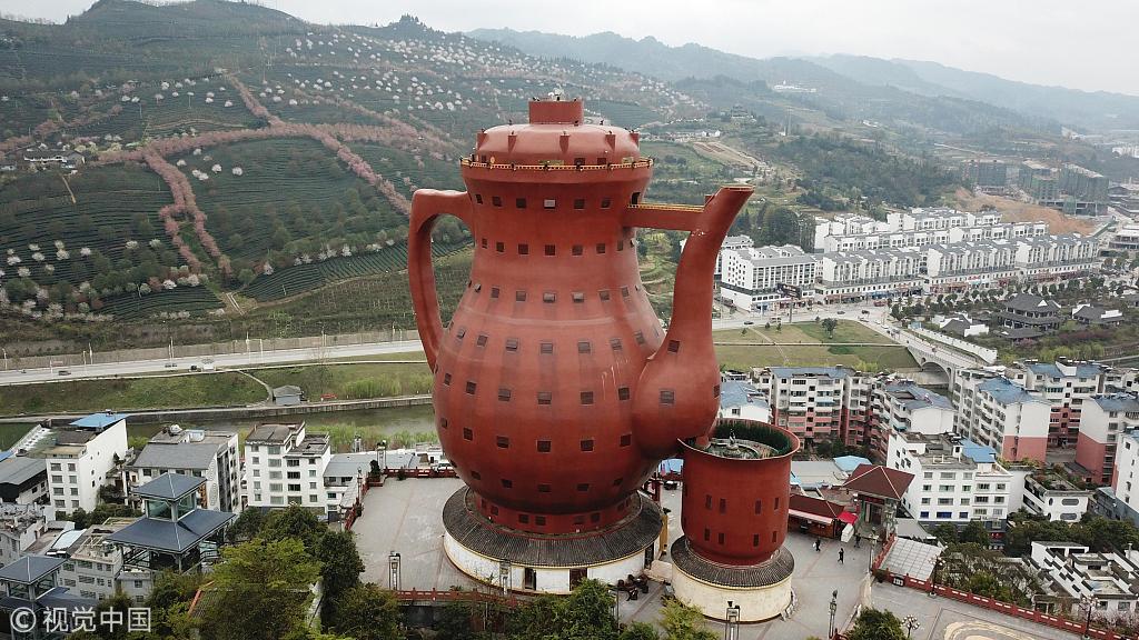 World's largest teapot stands in Meitan County, Southwest China's