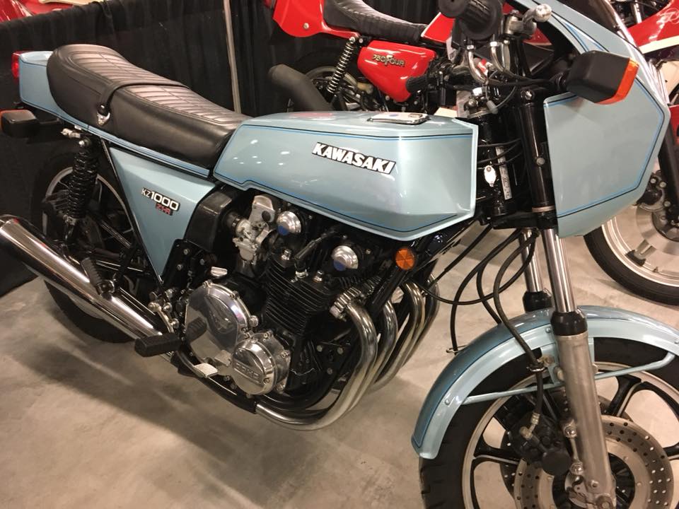 ミィ Who loves the Kawasaki Z1R? Here is a beautiful 1978 1000!