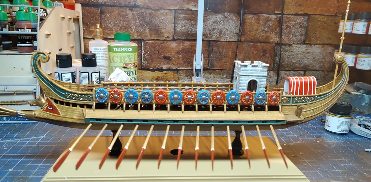 1/72 scale roman warship model by Academy