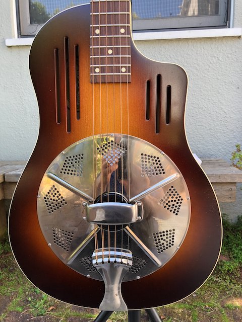 What is the use or value of a National Radiotone Bendaway guitar