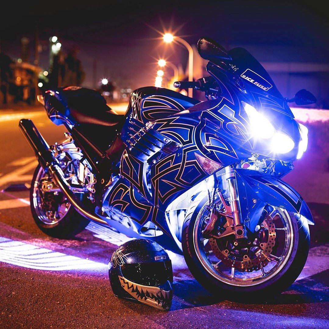 night様 Super sleek ZX-14R, awesome livery to match credit @gray_1r