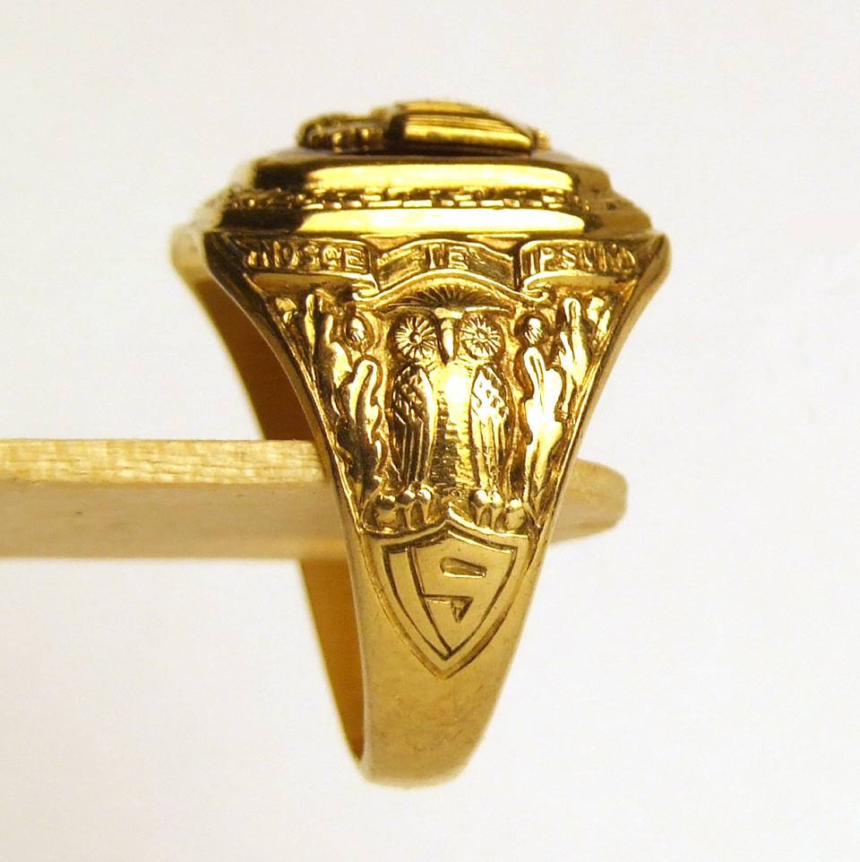 Altoona Area High School 1965 class ring with 'Know Thyself