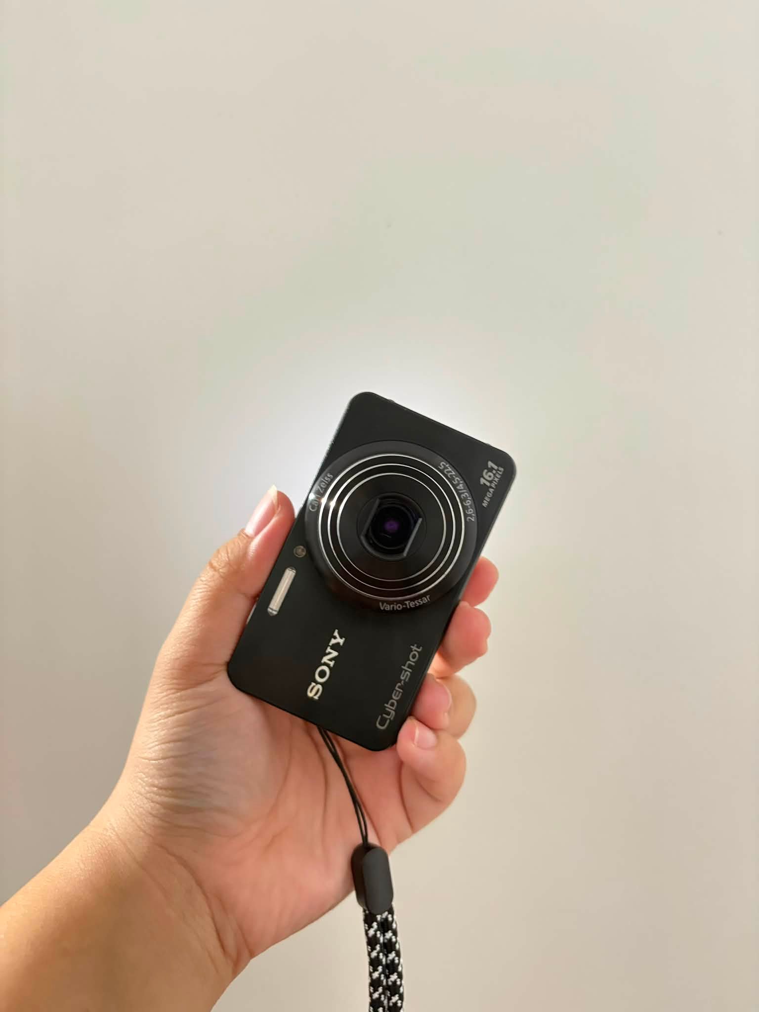 SONY CYBERSHOT DSC-W570 [pre-owned] SN8777724 ₱6899 16.1MP 5x