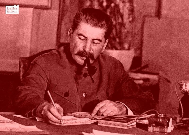 Сталин с трубкой. Иосиф Виссарионович Сталин. Сталин Иосиф Виссарионович с трубкой. Сталин генеральный секретарь. Дени трубка Сталина