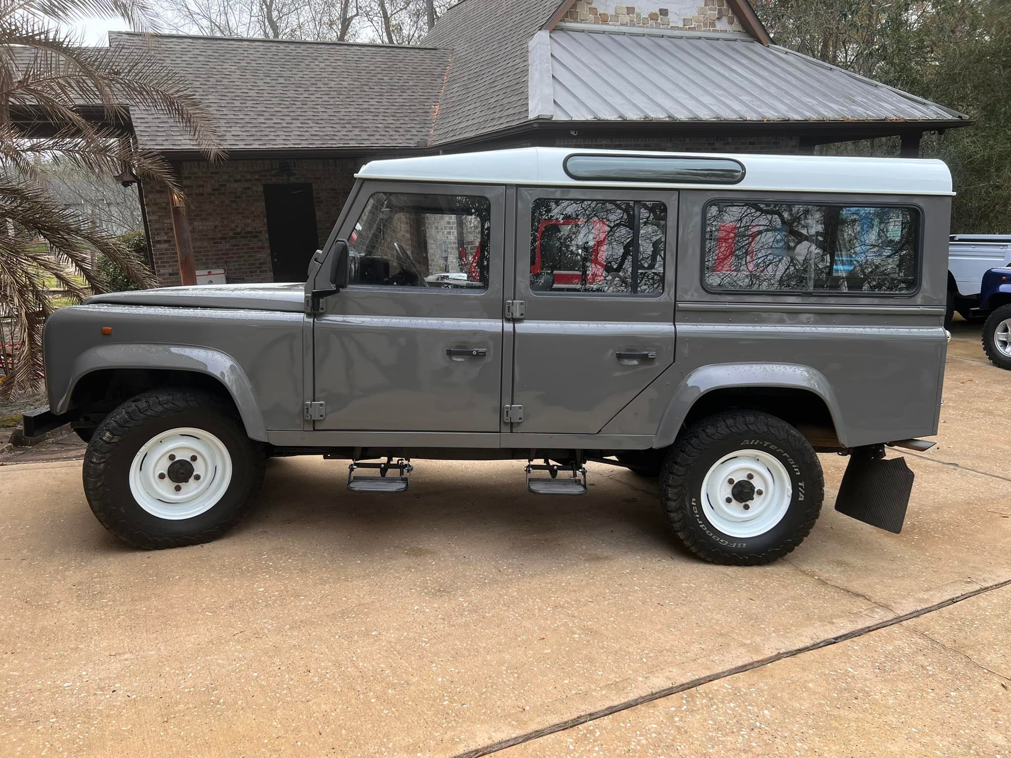 Land Rover Defender 110 ‘Heritage’... - Stirling Classics