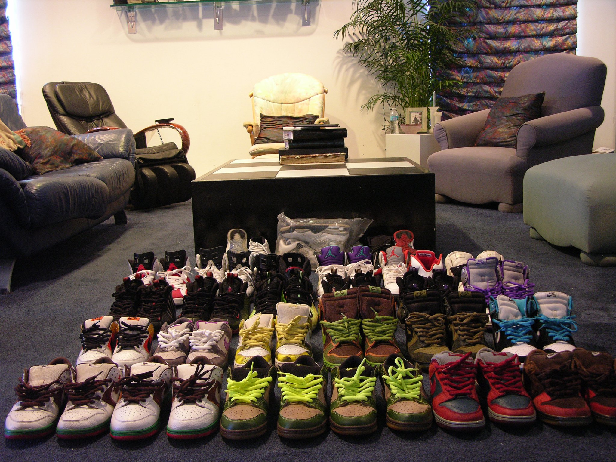 Top row 1&2 and second row 3&4 are men's shoes size 9 Tow row 3 is