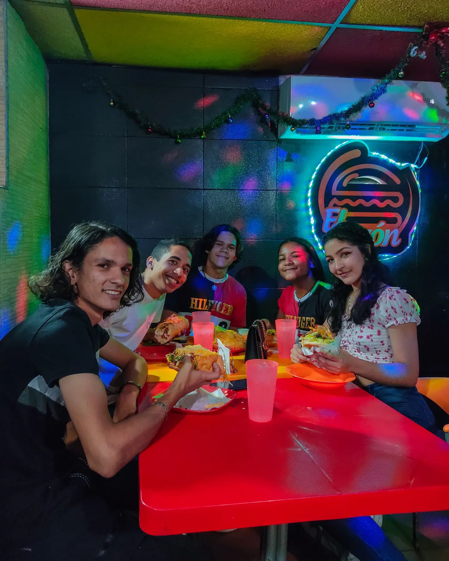 El mejor espacio para... - Comida Express 
