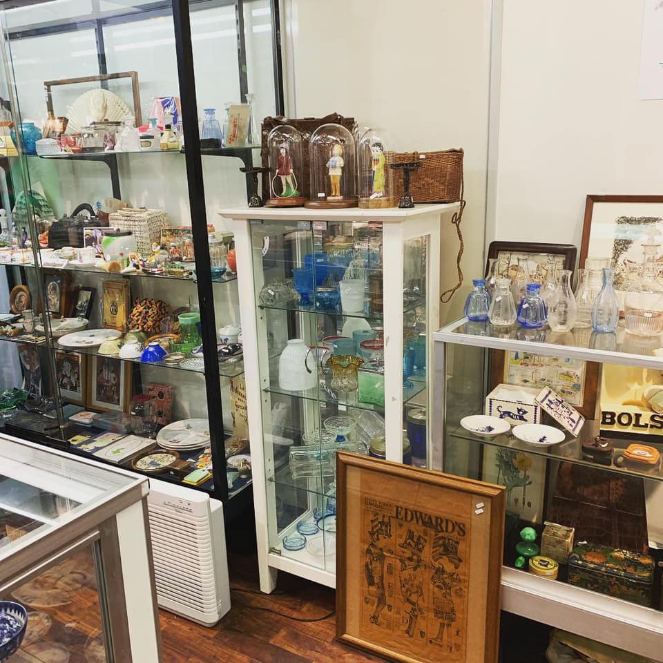 The Meiji era, the Taisho era, the Showa era. I display a good old