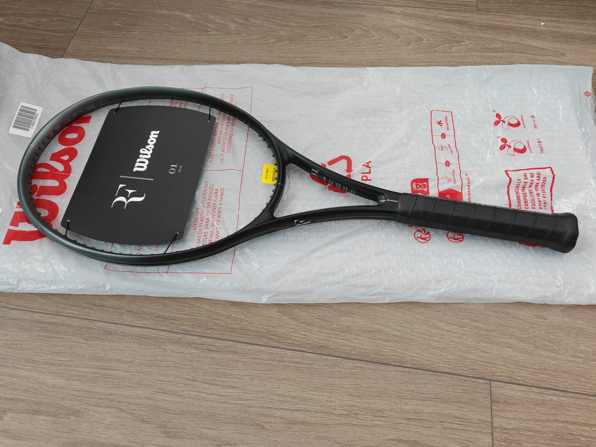 New Wilson RF 01 300g tennis racquet for sale