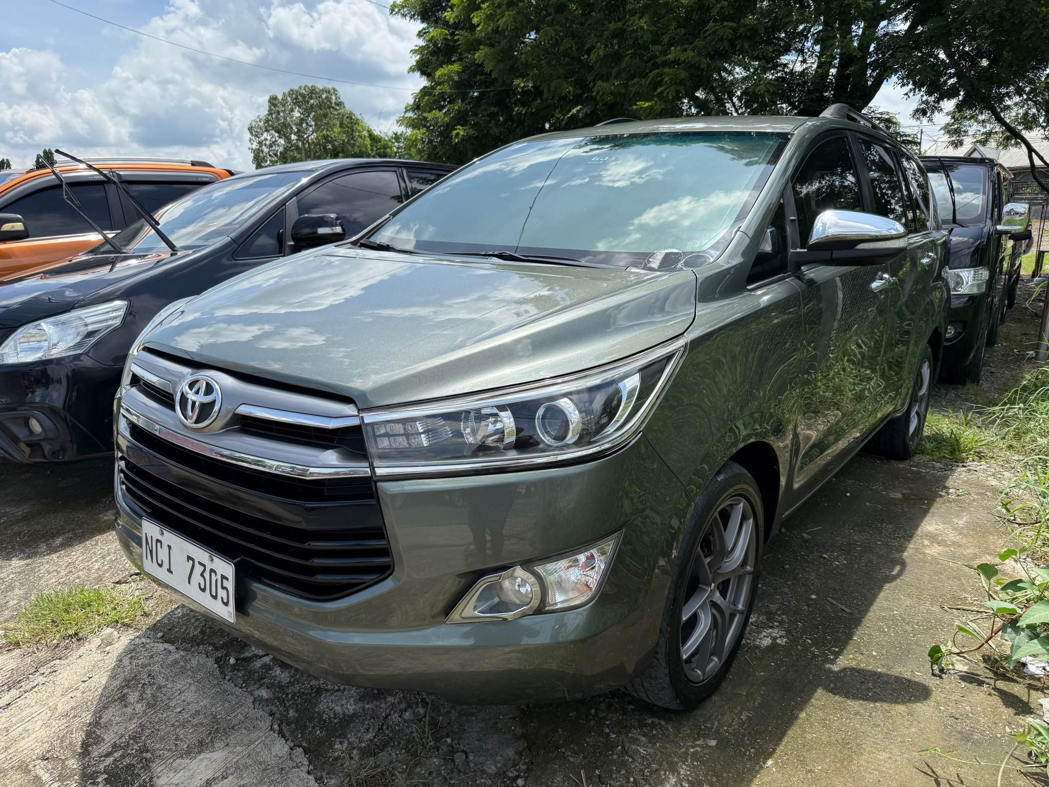 Toyota Innova 2.8V Automatic transmission Captain seats VIP 2016 - 2017 ...