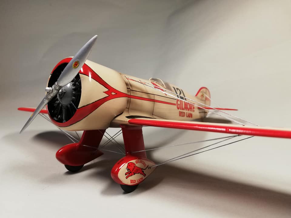 Building a 1932 Wedell Williams racer model kit