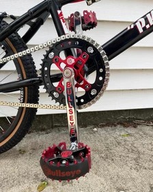 Where to find Crupi square cages in red or blue for BMX bike