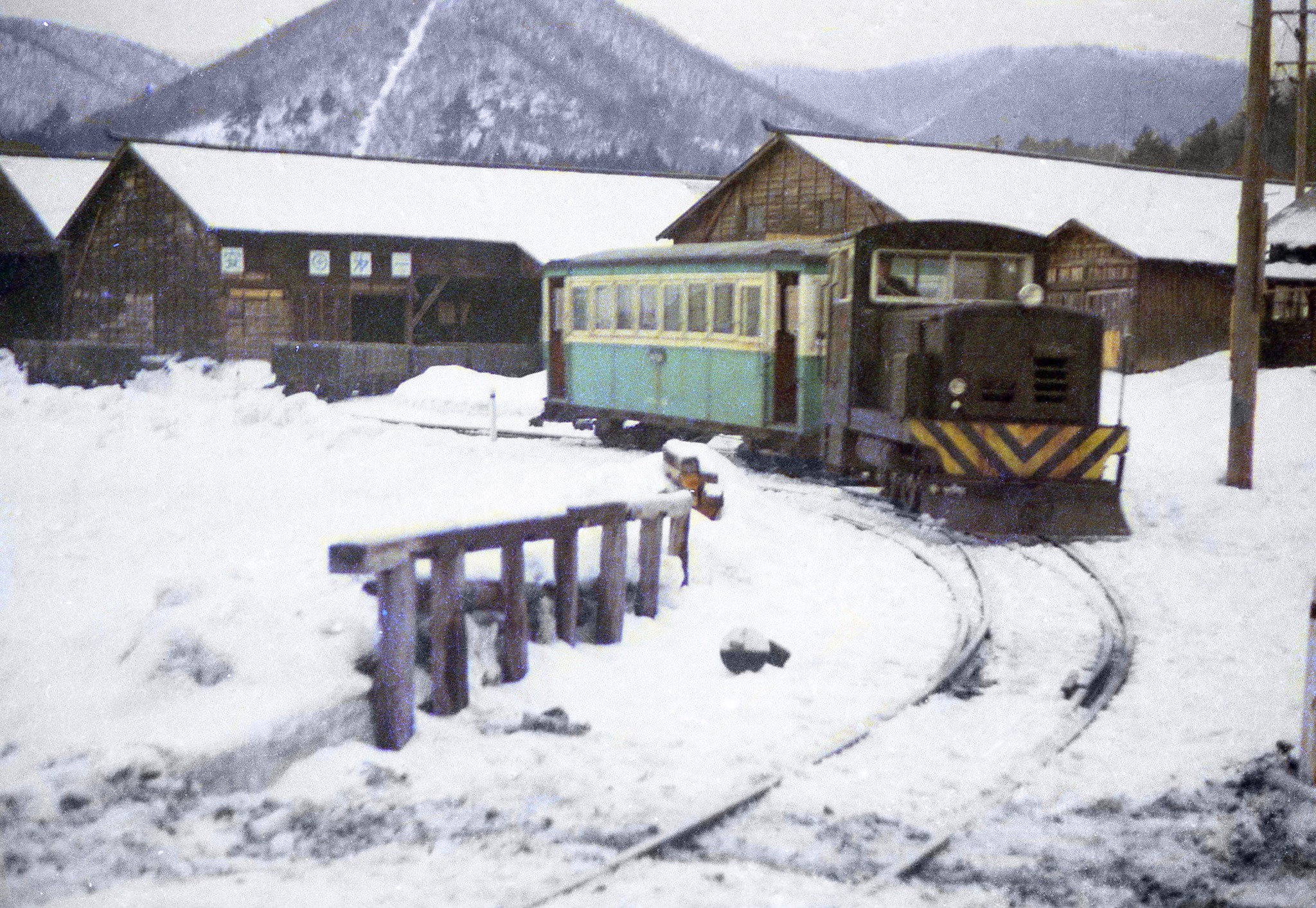 沼尻軽便鉄道 福島県を走っている磐越西線の川桁駅～沼尻を走ってい 
