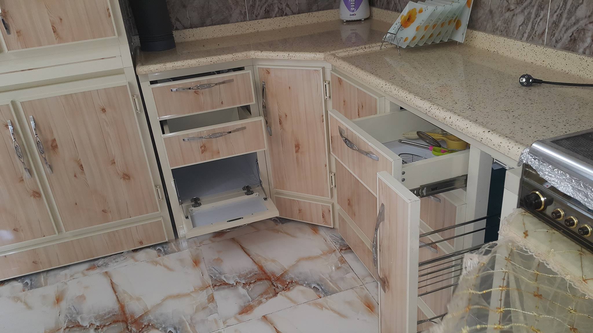 المختار للـ PVC والالمنيوم