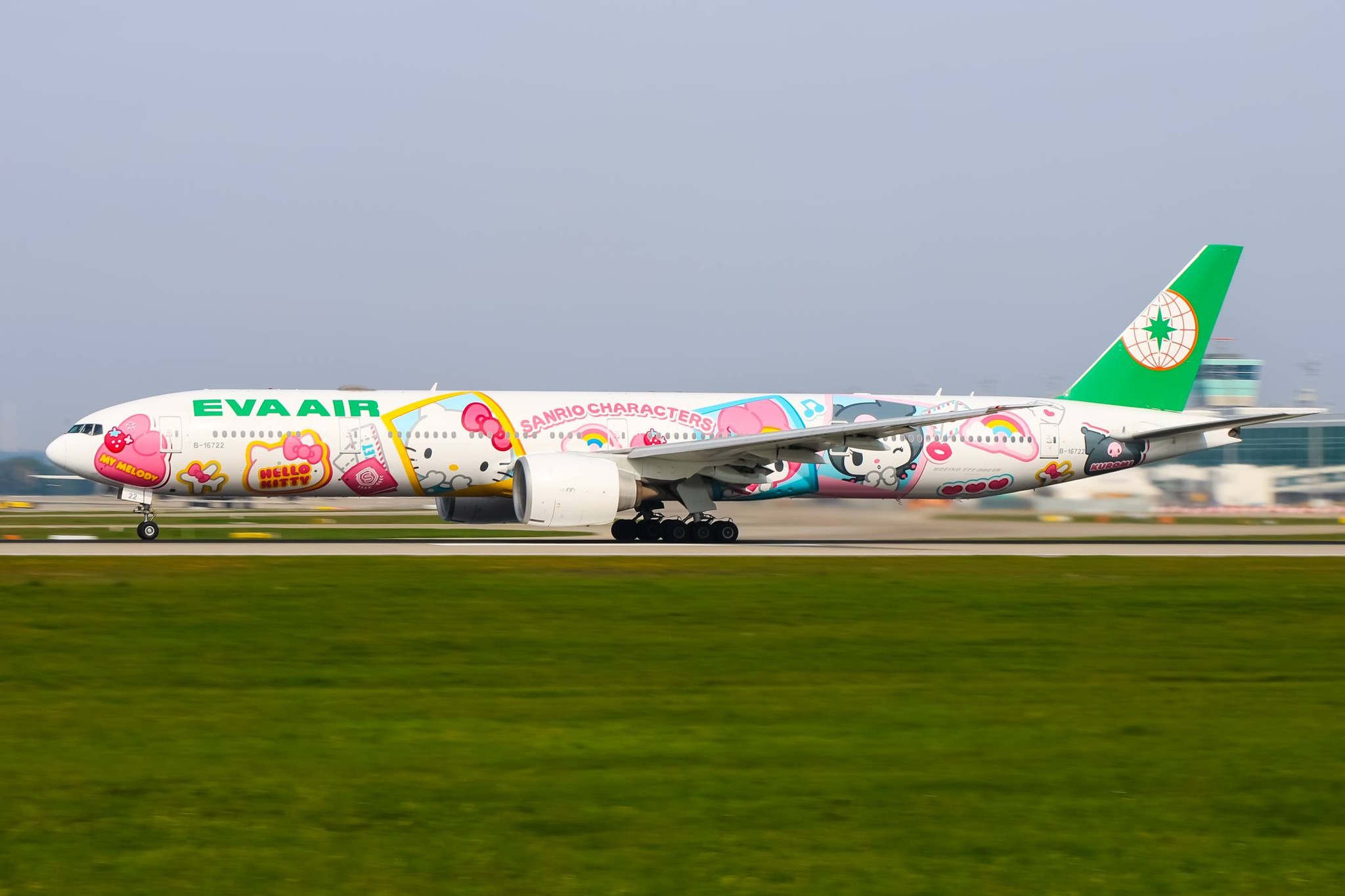 A nice visitor at Munich Airport today 😍 EVA Airways 🇹🇼 has