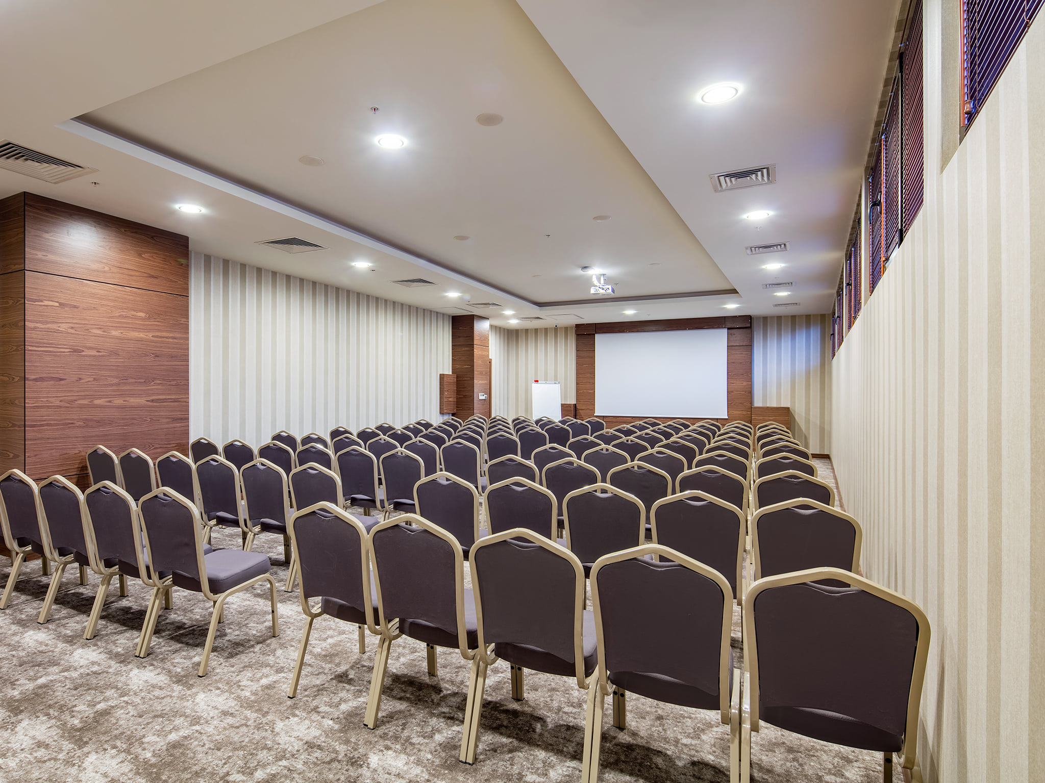 Holiday Inn Antalya Lara | Güzeloba
