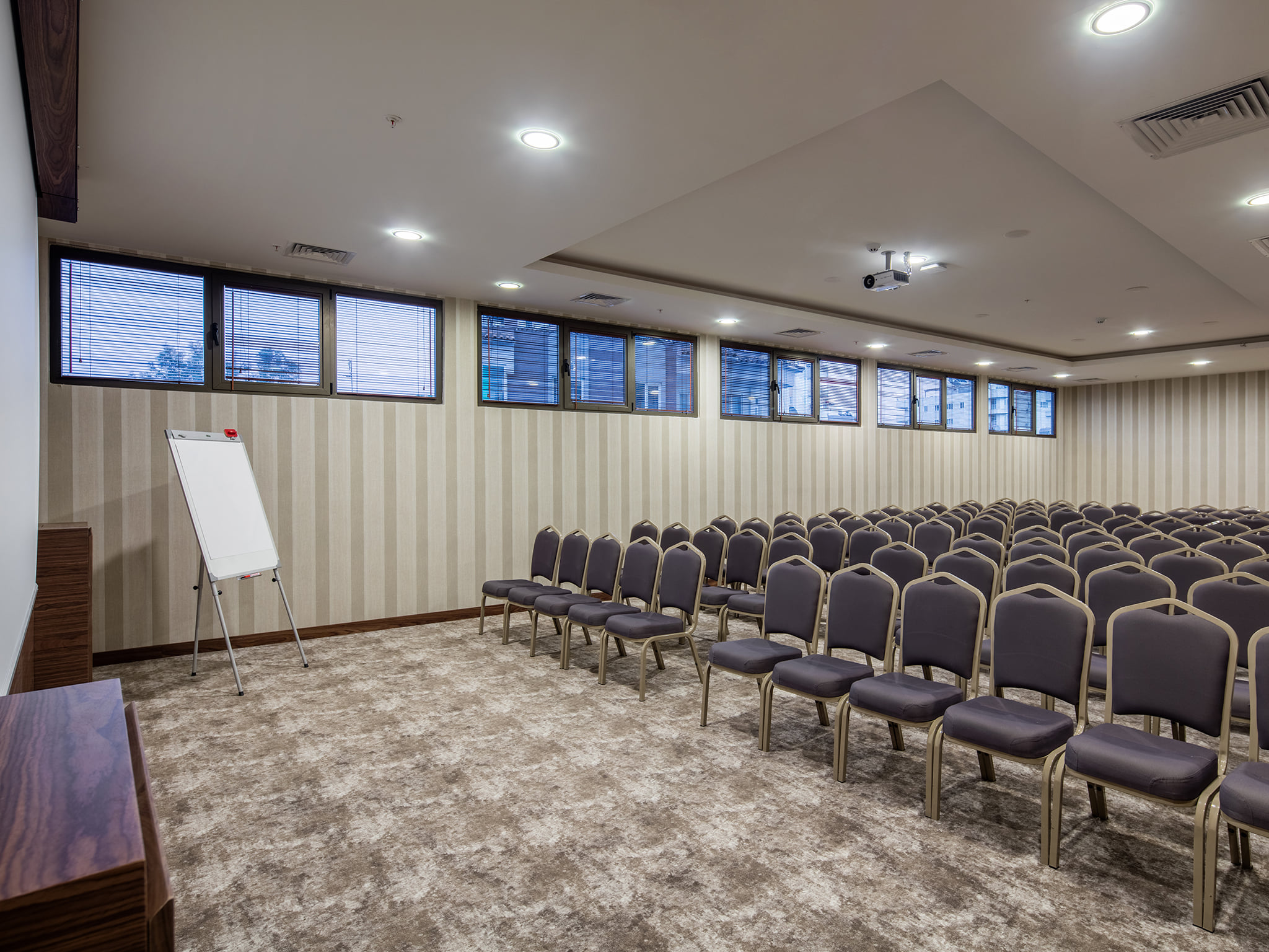 Holiday Inn Antalya Lara | Güzeloba