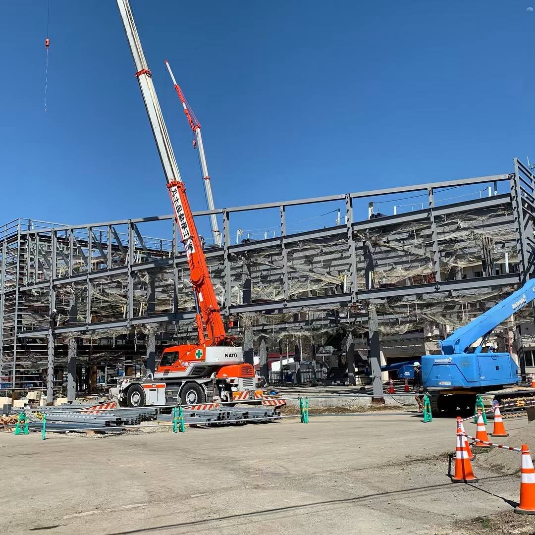 株式会社大桃建設工業 南会津広域消防本部の建て方が順調に進んでます 鳶さん クレーンのオペレーターさんの絶妙な連 Facebook