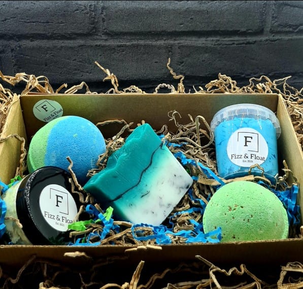 Fizz and Float - 🎁💪🏽 'Mighty Gift Box' 💪🏽🎁 Wondering...