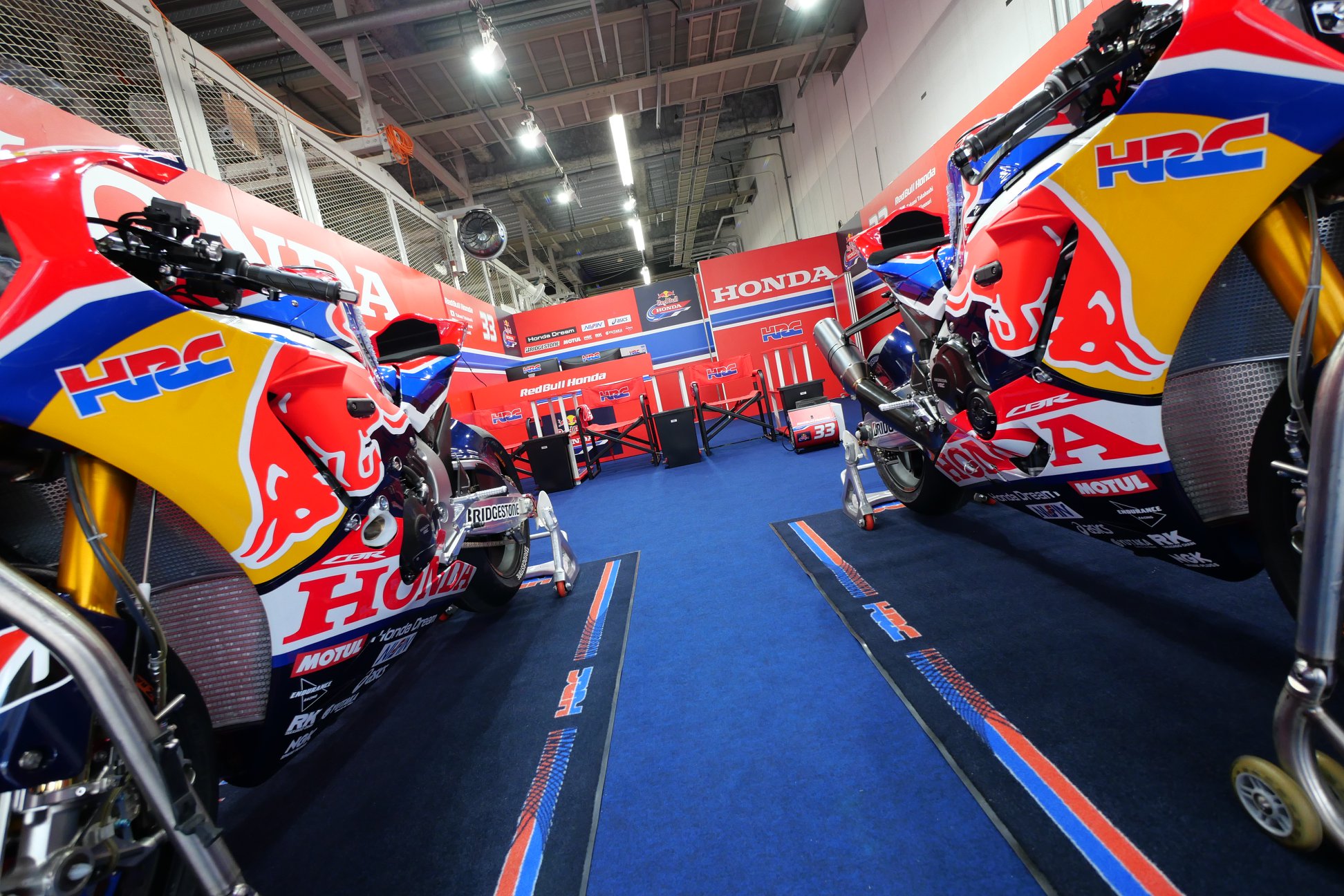 Red Bull Honda is ready! #HRC #RedBullHonda #honda8tai