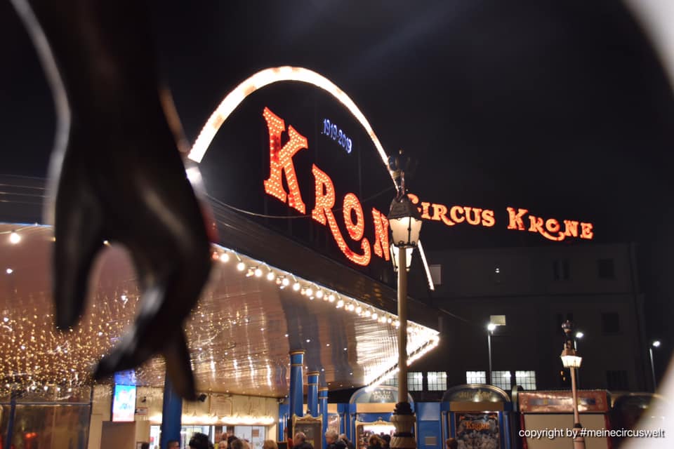 Die Charlie Rivel Statue vor dem... - Meine Circus Welt