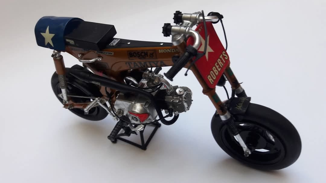 Tamiya 1/6 Honda Dax 70 Racing