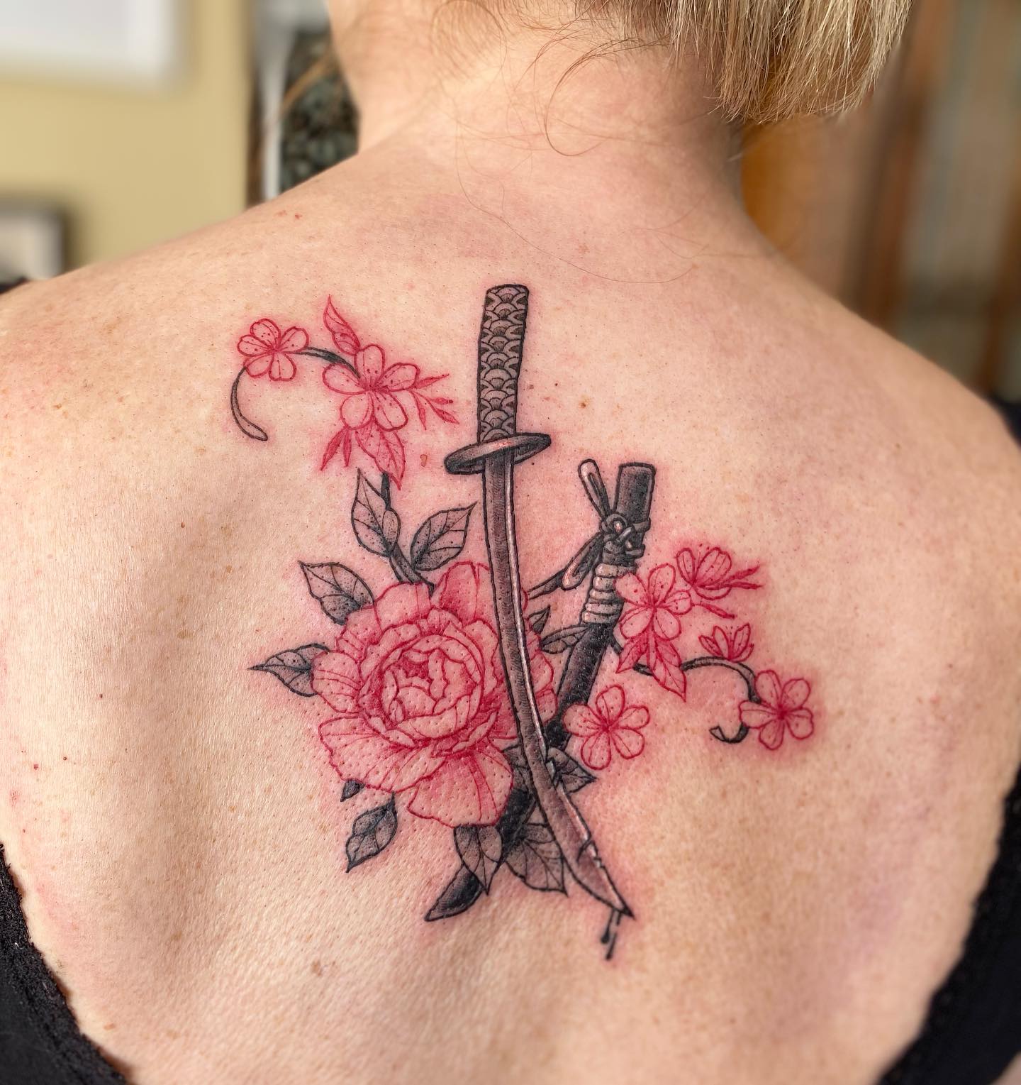 Tatouage Katana Fleur De Cerisier