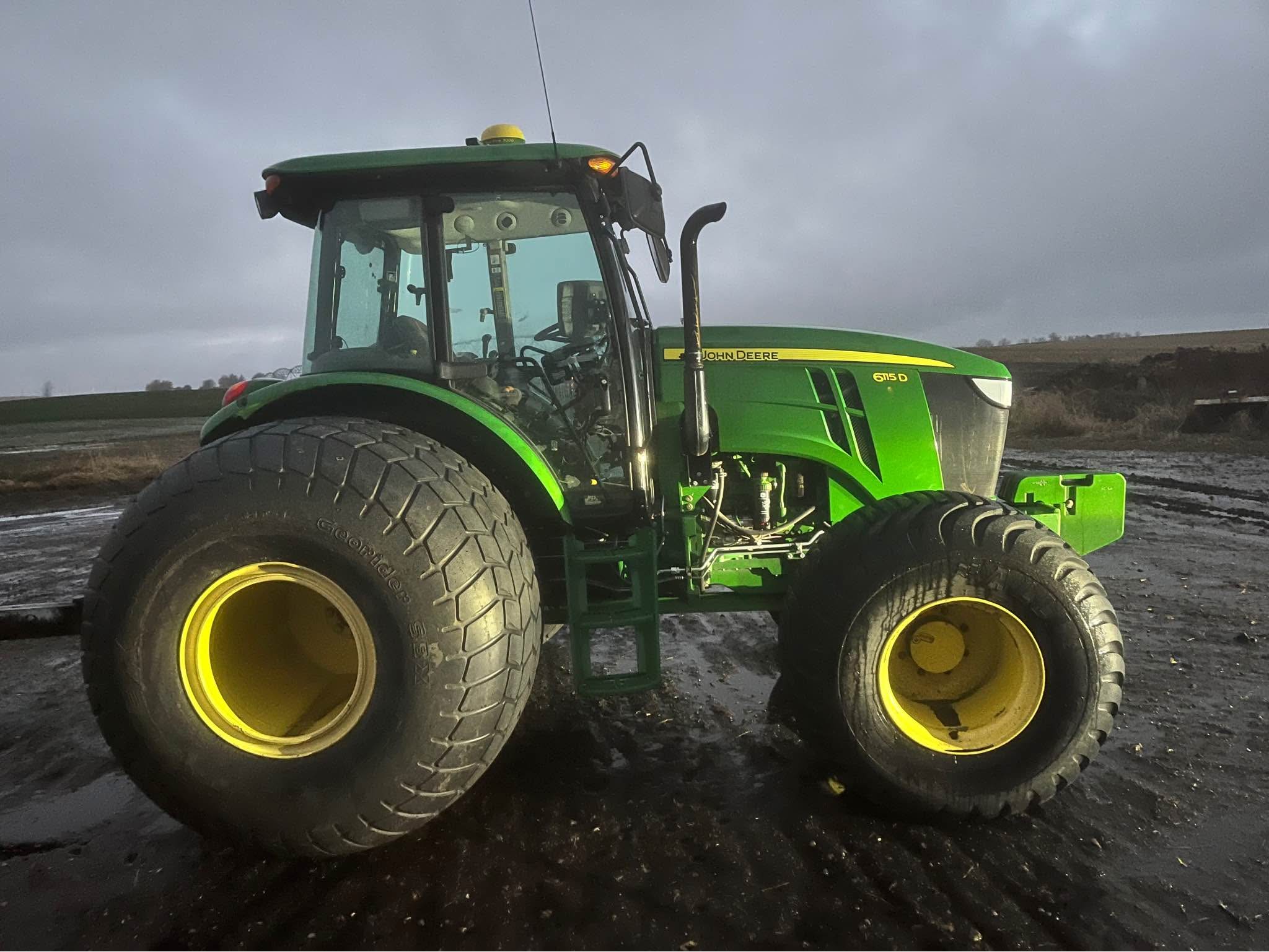 John Deere 6115d