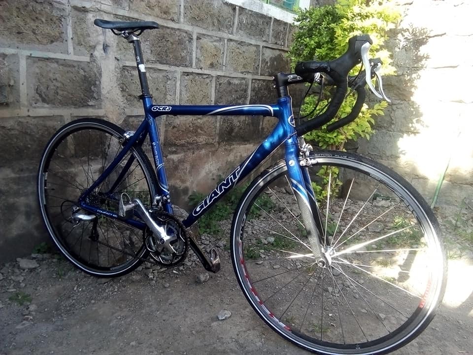 Giant ocr 3 medium size roadbike powered by Shimano tiagra 3x8