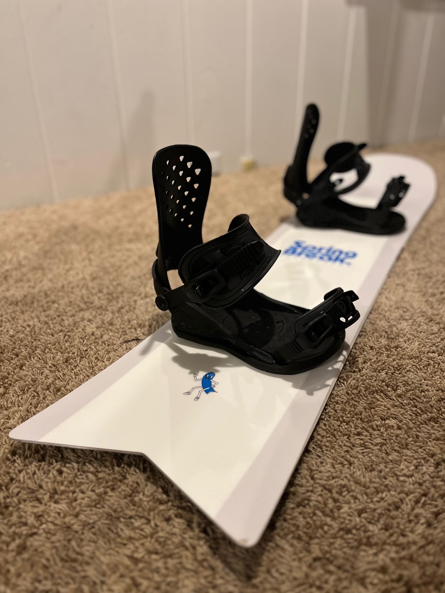 New 2025 Capita DOA 154cm snowboard with Union Force bindings