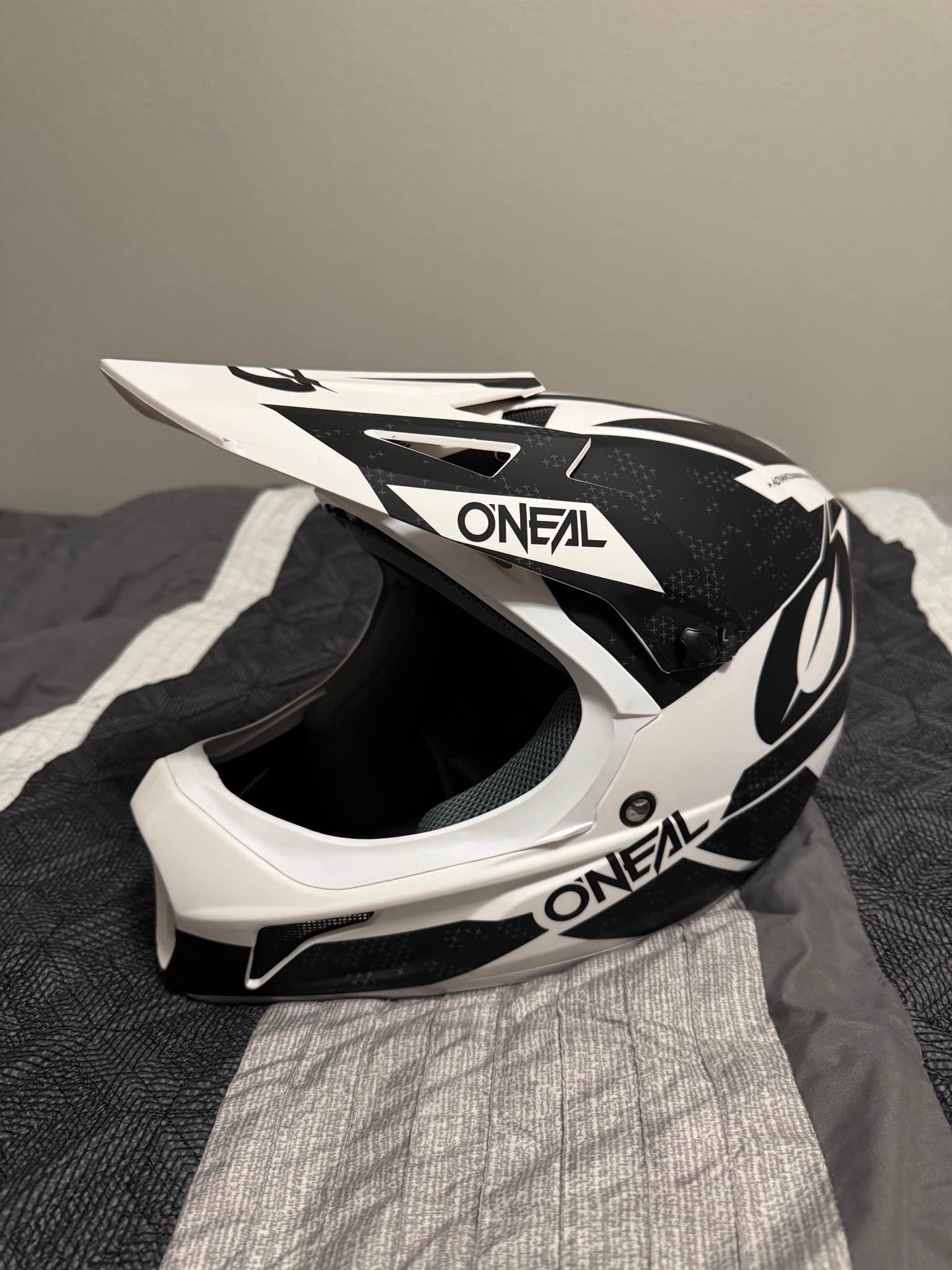 giro combyn helmet snowboarding 2020 – The Last Lift Color:Black (001) 5.Laptop Size_15.6