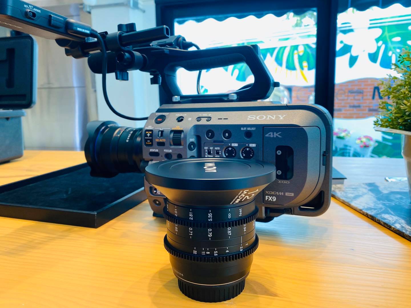 Camera Maker - ใครที่มองหาเลนส์ Cinema แบบ Zero-Distortion...