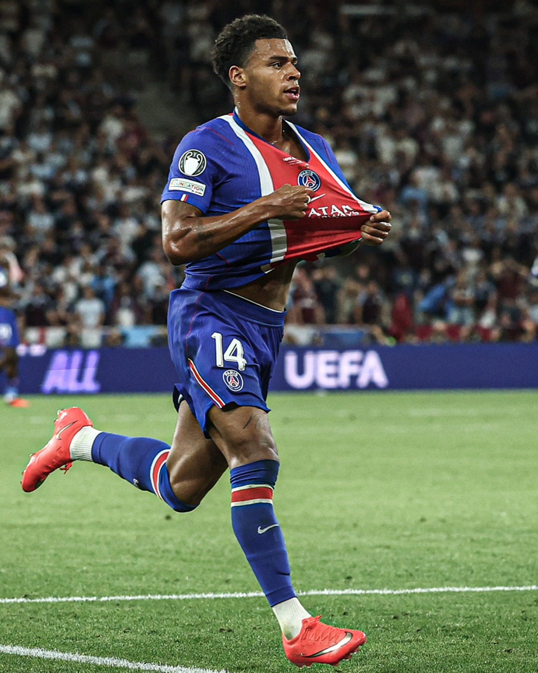 PSG triumph on penalties to add a 𝗦𝗜𝗫𝗧𝗛 trophy to their 2025