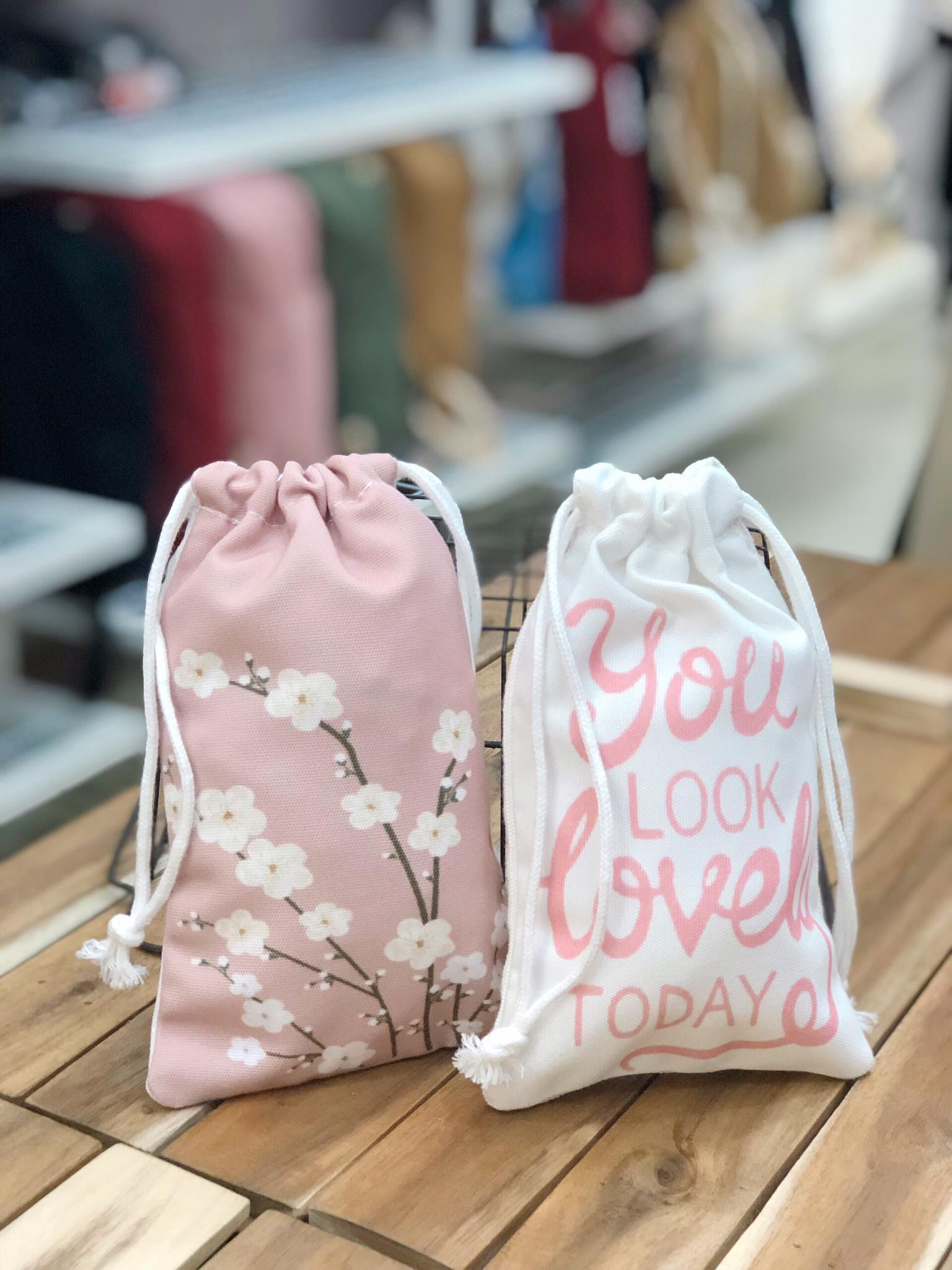 Linlin Canvas HÀ NỘI - Một chiếc túi nhỏ xinh nhưng đựng được rất nhiều ...