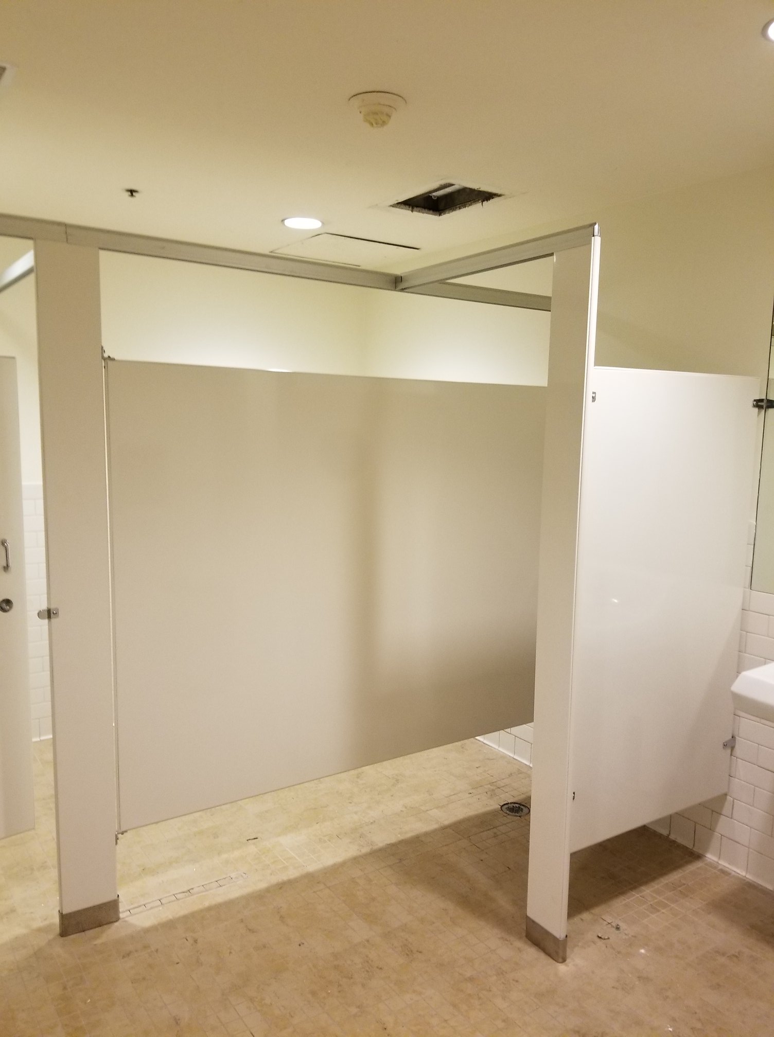 A fresh install of Powder Coated... - One Point Partitions