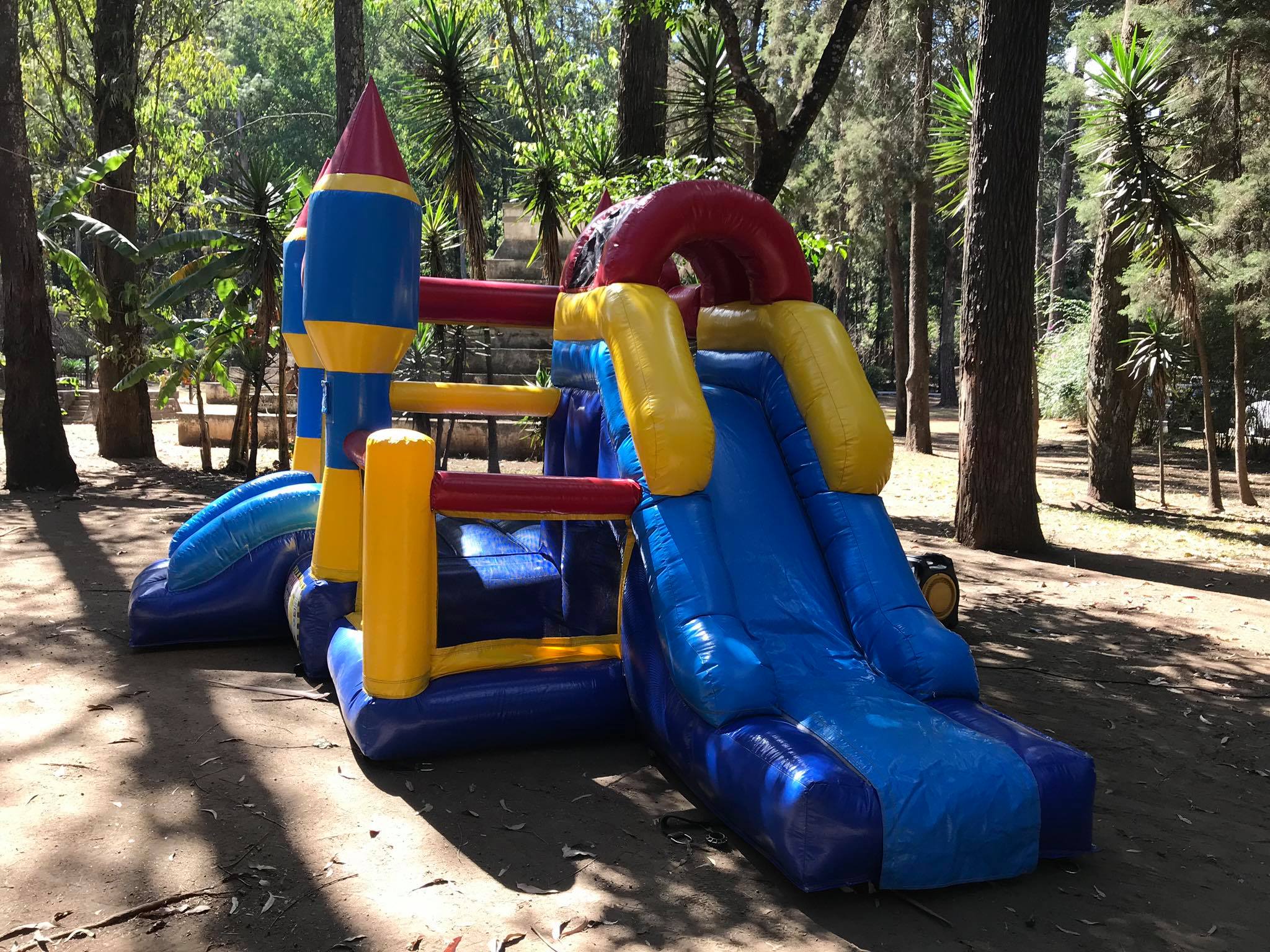 Saltarin Castillo inflable con... - Happy Land Guatemala | Facebook