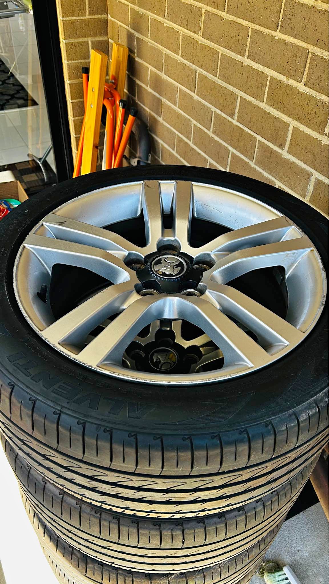 Commodore VE SS - OEM Wheels & Tyres set (Front & Rear) - Car Wheels ...