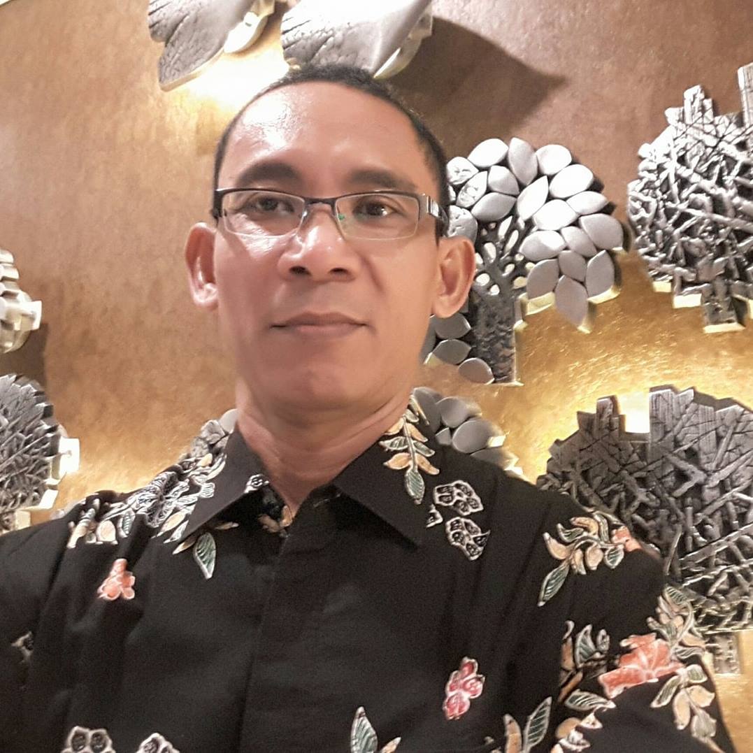Utamakan keselamatan berlalu lintas. Pastikan kendaraan dalam keadaan ...