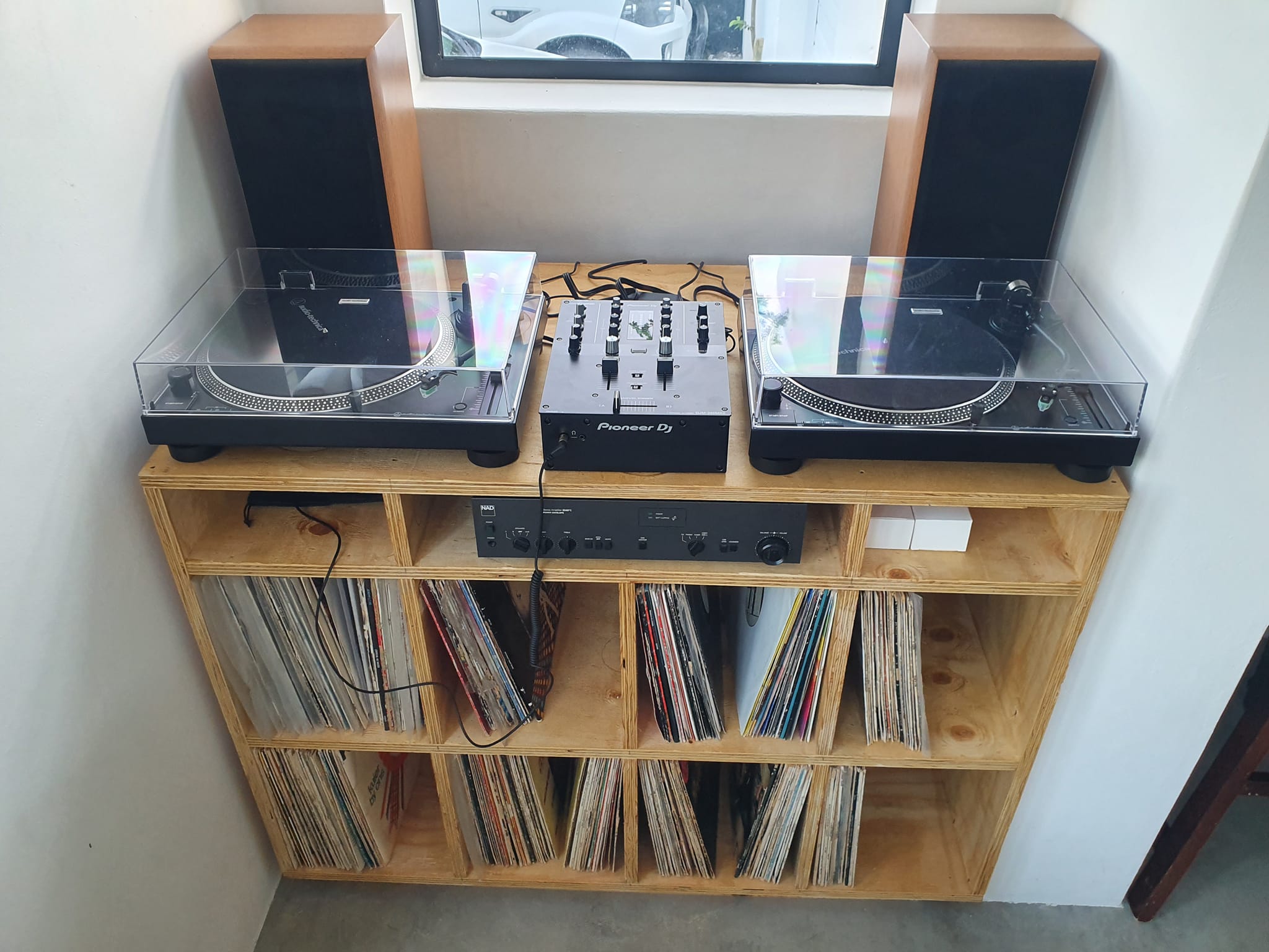 Its been 20 years since i mixed vinyl. So stoked with this setup.