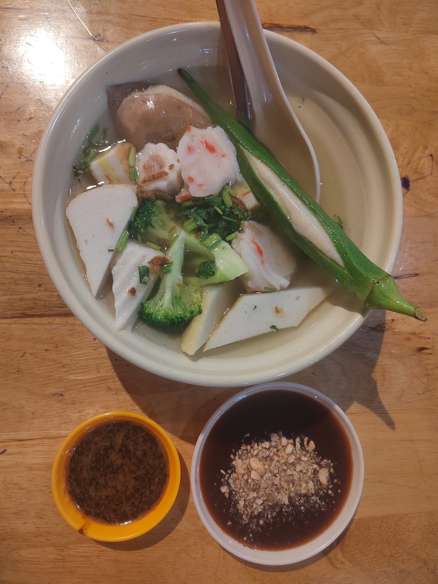 Yong - Yong Tau Foo Terbaik Kuantan... Fuuhh sedap die sampai teringat ...