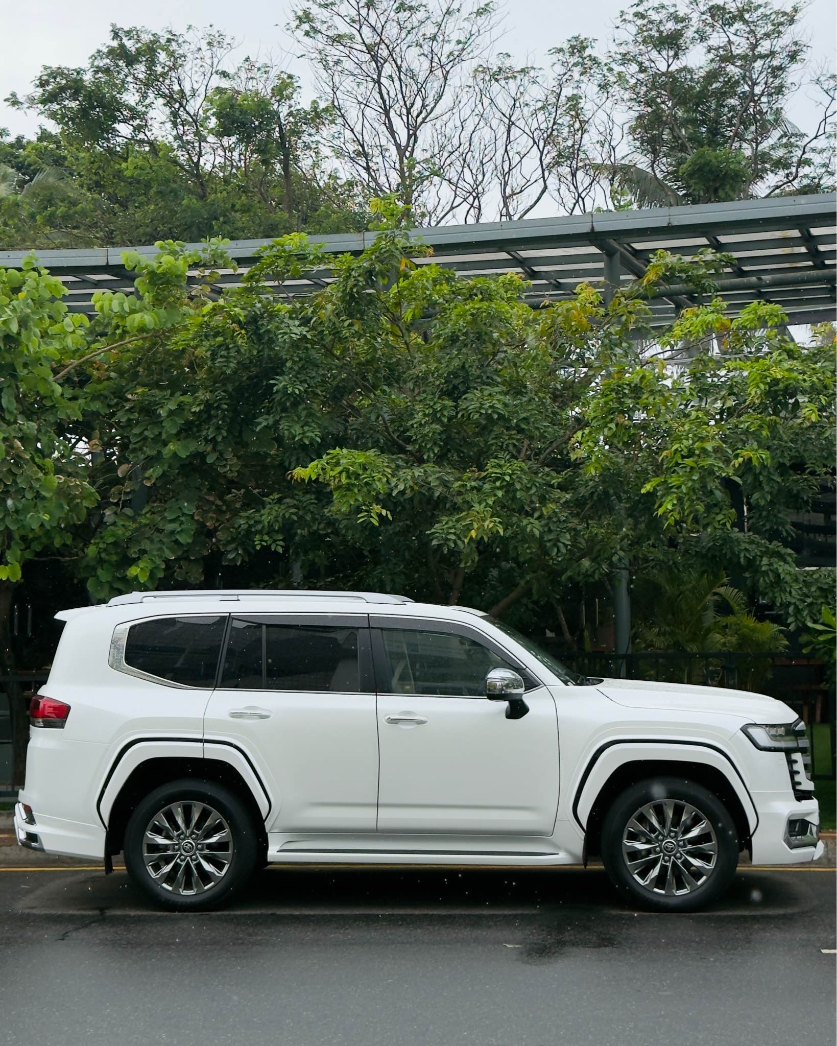 TOYOTA LAND CRUISER 300 ZX | JAPAN SPEC | 2024 Registered