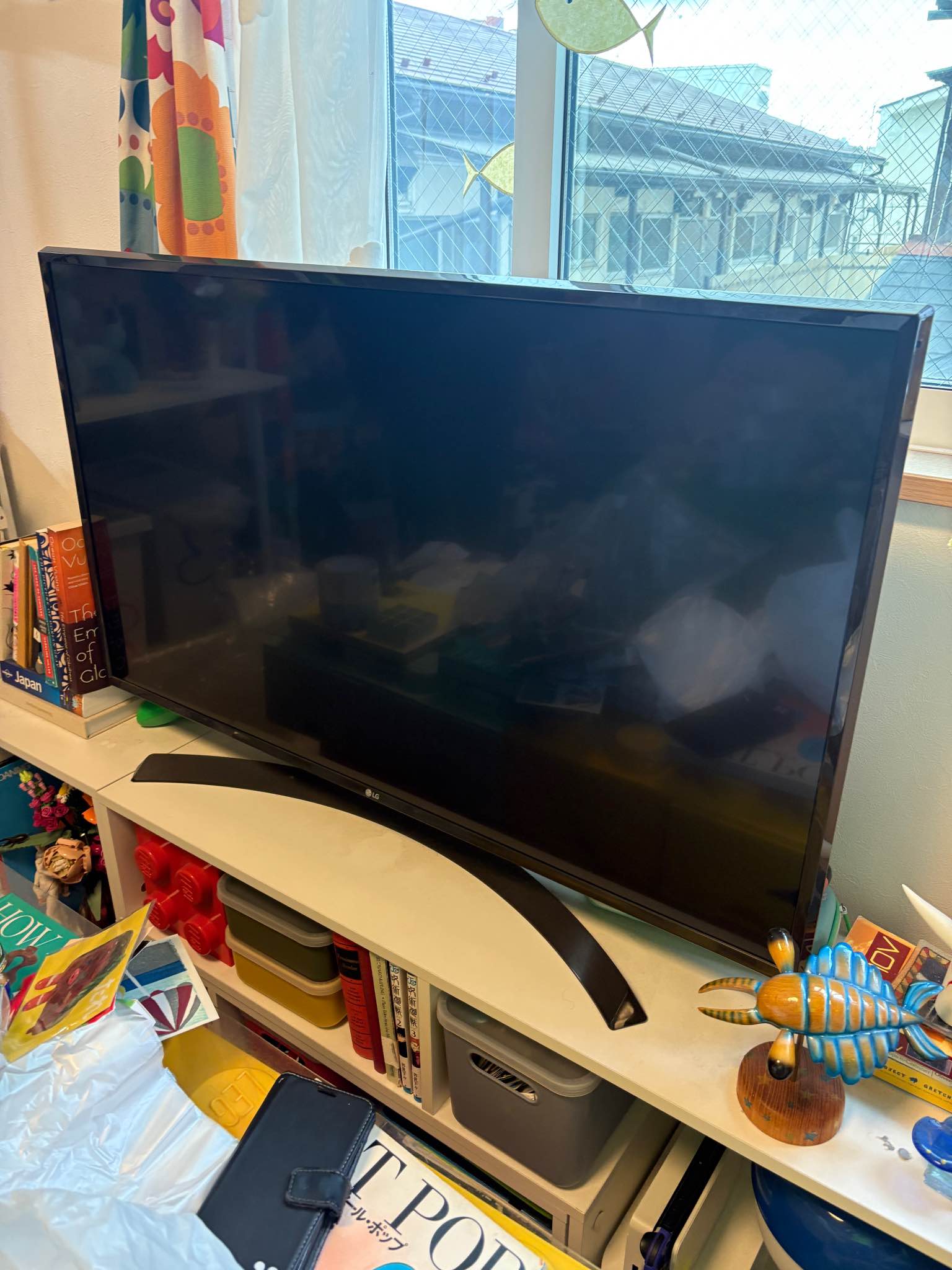 美品LG 43UJ630A 43 インチ　2018年製⭕️ 4Kネット動画テレビ LG 43UJ630A 2018 Model One-touch access to Amazon and Netflix