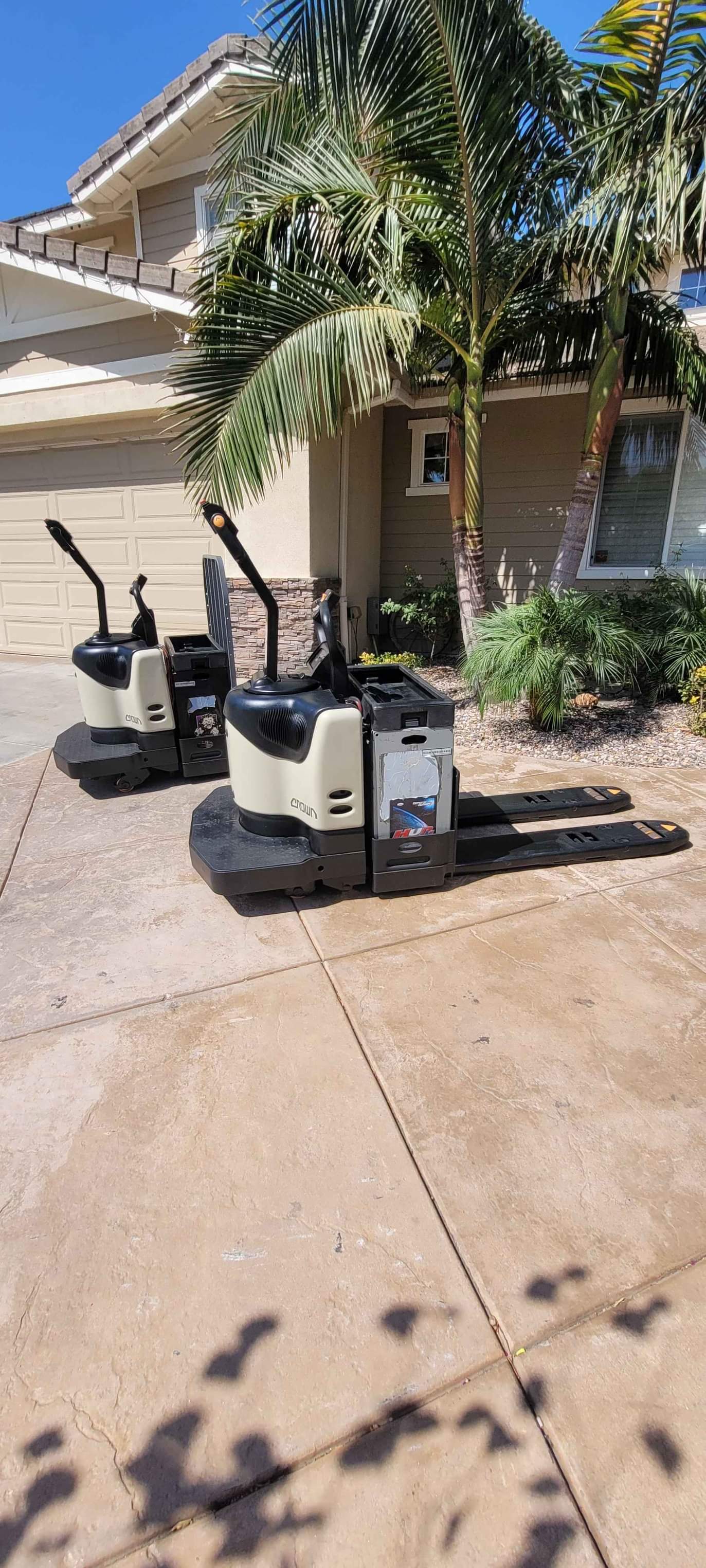 Year 2021 Crown electric pallet jack Riders Model PE4500-60 - Snow ...